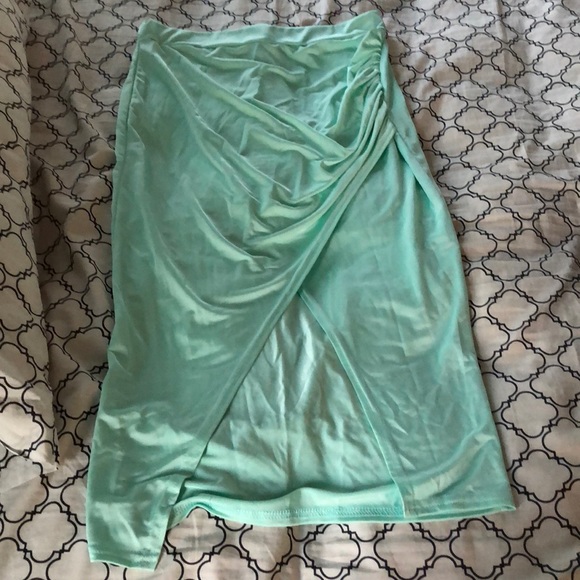 Boohoo blue slinky mid slit midi skirt - Picture 2 of 2